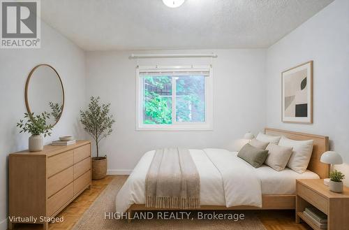 2075 South Millway, Mississauga, ON - Indoor Photo Showing Bedroom