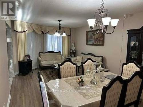 3546 Italia Crescent, Mississauga, ON - Indoor Photo Showing Dining Room
