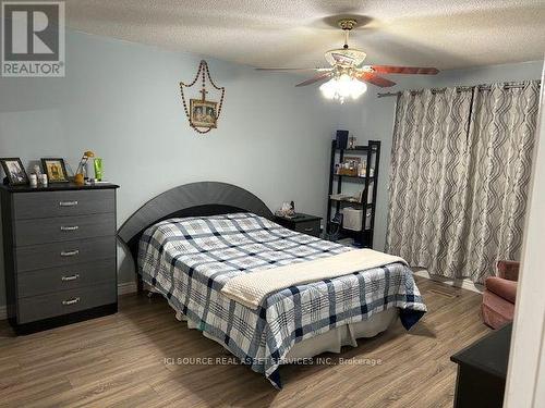 3546 Italia Crescent, Mississauga, ON - Indoor Photo Showing Bedroom
