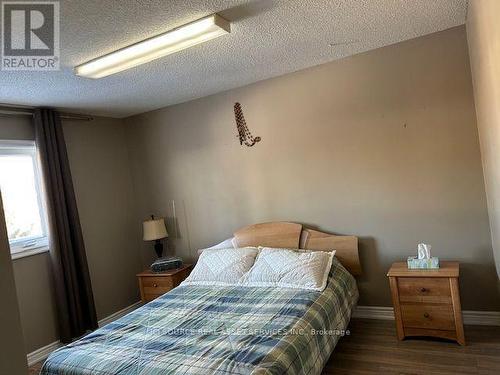 3546 Italia Crescent, Mississauga, ON - Indoor Photo Showing Bedroom