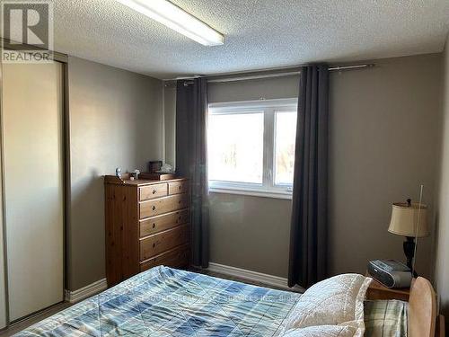 3546 Italia Crescent, Mississauga, ON - Indoor Photo Showing Bedroom