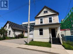 406 JACKSON STREET W Hamilton, ON L8P 1N4