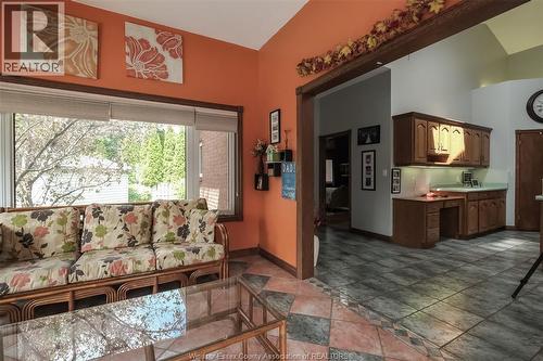 1747 Chornoby Crescent, Tecumseh, ON - Indoor Photo Showing Living Room