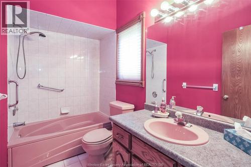 1747 Chornoby Crescent, Tecumseh, ON - Indoor Photo Showing Bathroom