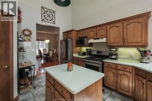 1747 Chornoby Crescent, Tecumseh, ON - Indoor Photo Showing Kitchen