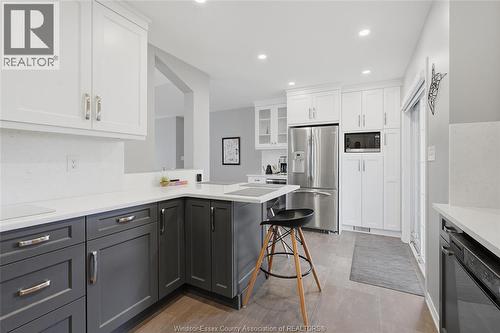 682 Michael Drive, Tecumseh, ON - Indoor Photo Showing Kitchen With Upgraded Kitchen