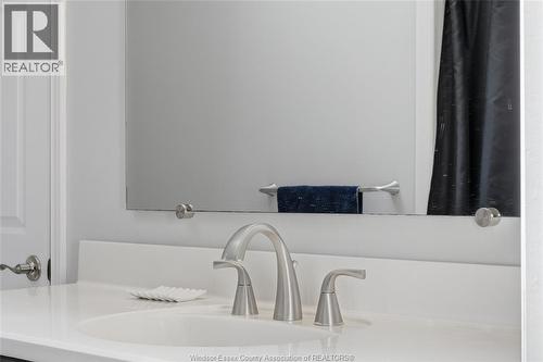 682 Michael Drive, Tecumseh, ON - Indoor Photo Showing Bathroom