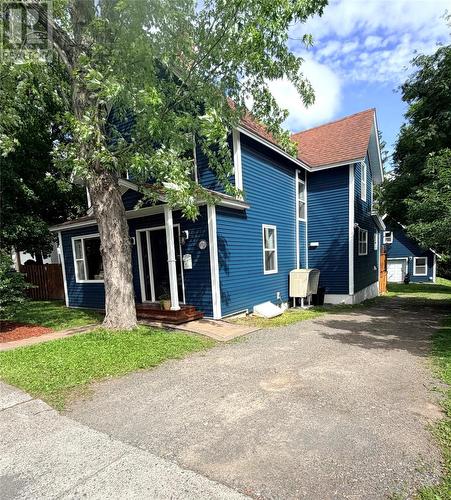 31 Carmelite Road  Grand Falls - Windsor, NL A2A 1Y4