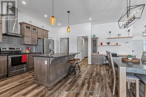 1415 Concession Rd 6, Kincardine, ON - Indoor Photo Showing Kitchen With Upgraded Kitchen