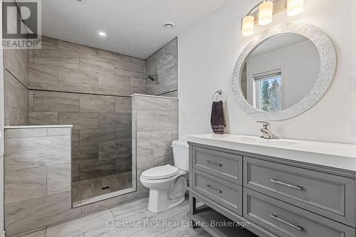 1415 Concession Rd 6, Kincardine, ON - Indoor Photo Showing Bathroom
