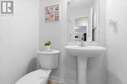 Main floor powder room - 17 White Crescent, Barrie, ON - Indoor Photo Showing Bathroom