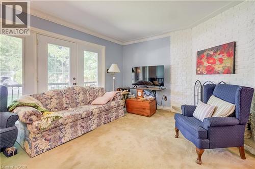 291 Villa Place, Waterloo, ON - Indoor Photo Showing Living Room