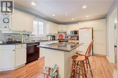 291 Villa Place, Waterloo, ON - Indoor Photo Showing Kitchen