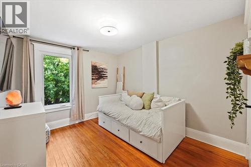 41 Macallum Street, Hamilton, ON - Indoor Photo Showing Bedroom