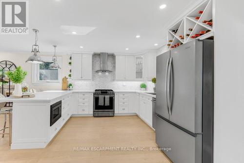 1482 Epping Road, Burlington, ON - Indoor Photo Showing Kitchen With Upgraded Kitchen