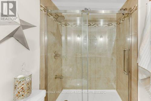 1482 Epping Road, Burlington, ON - Indoor Photo Showing Bathroom