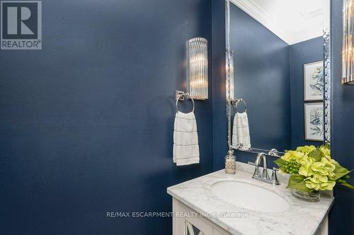 1482 Epping Road, Burlington, ON - Indoor Photo Showing Bathroom