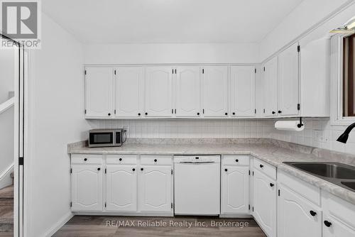 17 Suncoast Drive W, Goderich (Goderich (Town)), ON - Indoor Photo Showing Kitchen