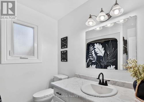 17 Suncoast Drive W, Goderich (Goderich (Town)), ON - Indoor Photo Showing Bathroom