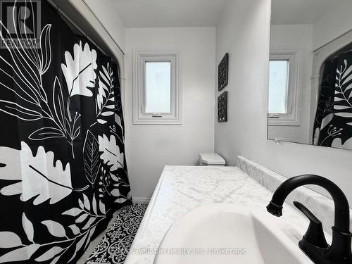 17 Suncoast Drive W, Goderich (Goderich (Town)), ON - Indoor