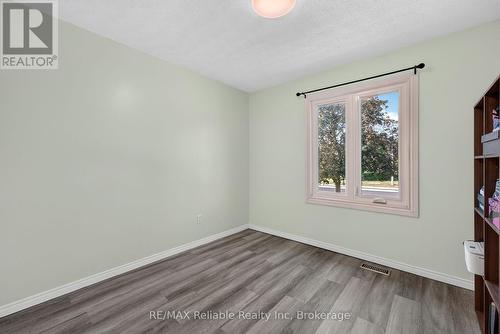17 Suncoast Drive W, Goderich (Goderich (Town)), ON - Indoor Photo Showing Other Room