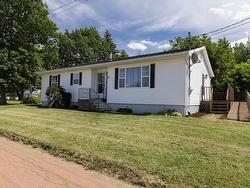 96 Queen Street Pugwash, NS B0K 1L0