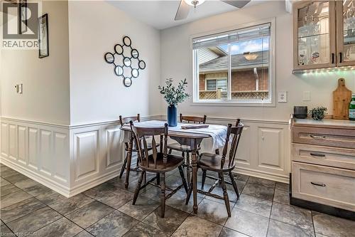 640 Acadia Drive, Hamilton, ON - Indoor Photo Showing Dining Room