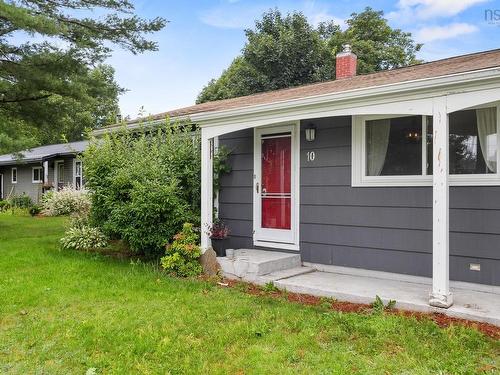 10 Tobermory Road, Dartmouth, NS - Outdoor