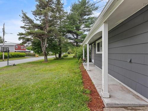10 Tobermory Road, Dartmouth, NS - Outdoor