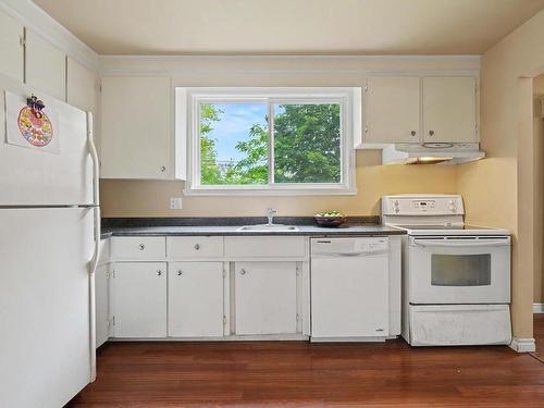 230 Gourok Avenue, Dartmouth, NS - Indoor Photo Showing Kitchen