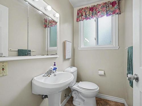 230 Gourok Avenue, Dartmouth, NS - Indoor Photo Showing Bathroom