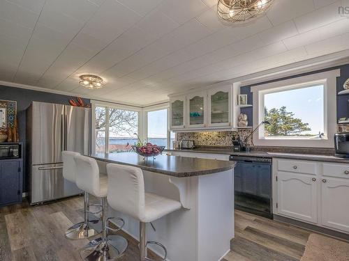 1772 304 Highway, Cape Forchu, NS - Indoor