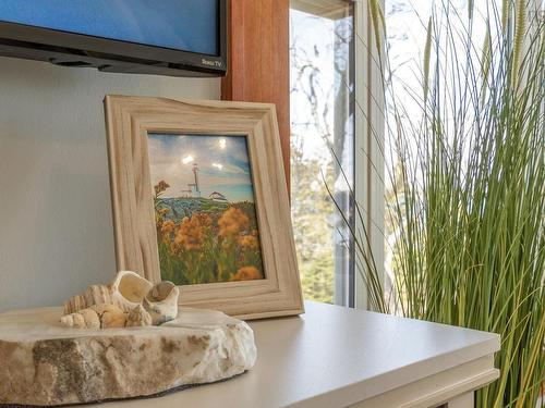 1772 304 Highway, Cape Forchu, NS - Indoor