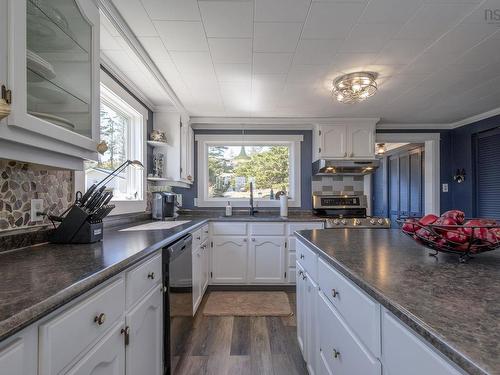 1772 304 Highway, Cape Forchu, NS - Indoor Photo Showing Kitchen