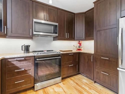 196 St. George Boulevard, Hammonds Plains, NS - Indoor Photo Showing Kitchen With Upgraded Kitchen
