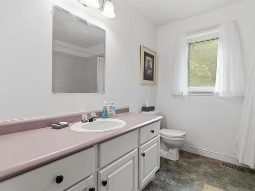 196 St. George Boulevard, Hammonds Plains, NS - Indoor Photo Showing Bathroom