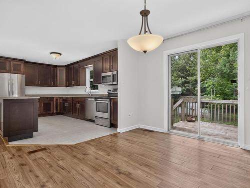 2 Randall Street, Dartmouth, NS - Indoor Photo Showing Kitchen