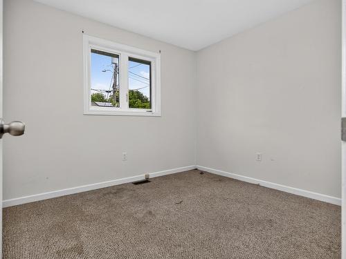 2 Randall Street, Dartmouth, NS - Indoor Photo Showing Other Room