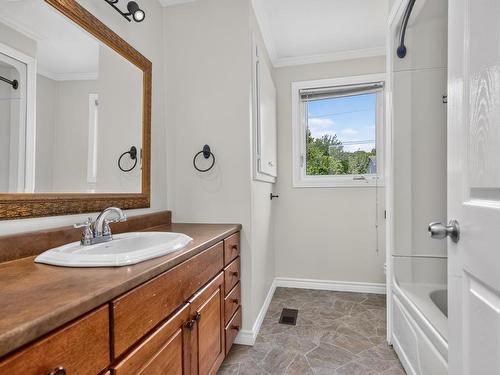 2 Randall Street, Dartmouth, NS - Indoor Photo Showing Bathroom