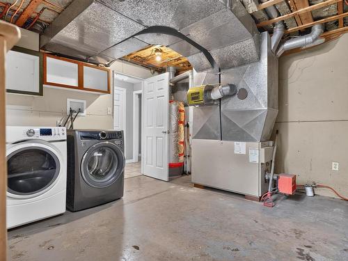 2 Randall Street, Dartmouth, NS - Indoor Photo Showing Laundry Room