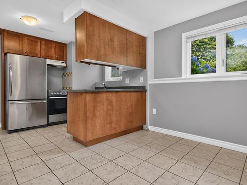 2 Randall Street, Dartmouth, NS - Indoor Photo Showing Kitchen