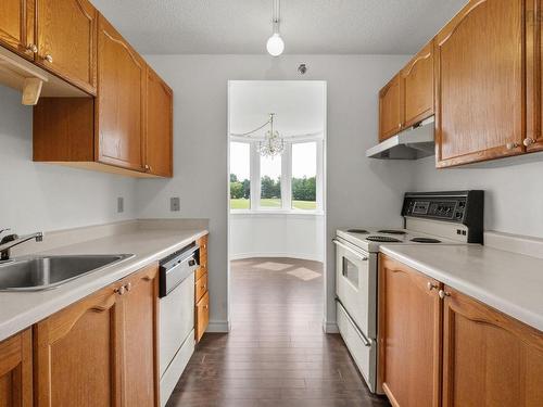 325 45 Vimy Avenue, Halifax, NS - Indoor Photo Showing Kitchen
