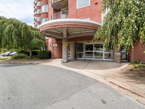 325 45 Vimy Avenue, Halifax, NS - Outdoor
