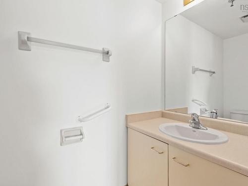 325 45 Vimy Avenue, Halifax, NS - Indoor Photo Showing Bathroom