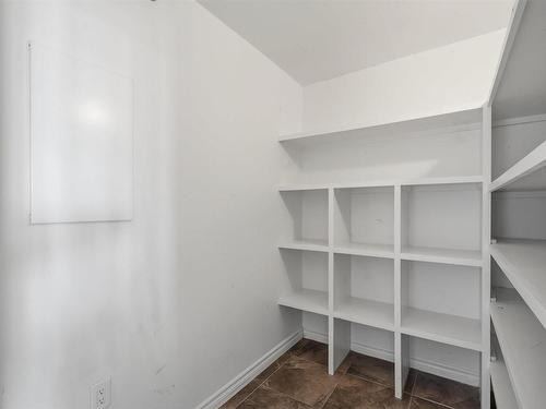 516 45 Vimy Avenue, Halifax, NS - Indoor With Storage