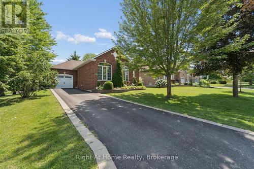 4 CANDLELIGHT COURT  Scugog (Port Perry), ON L9L 1S1