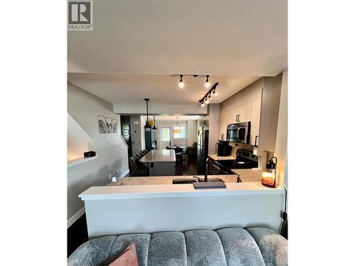 1651 Lynrick Road Unit# 149, Kelowna, BC - Indoor Photo Showing Kitchen