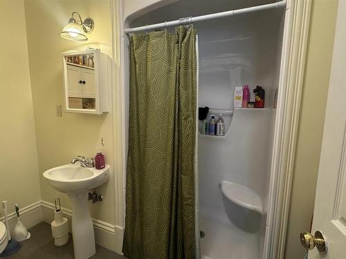 43 Duke Street, Truro, NS - Indoor Photo Showing Bathroom
