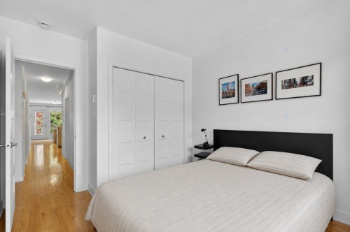Master Bedroom - 202-5321 Rue St-Denis, Montréal (Le Plateau-Mont-Royal), QC - Indoor Photo Showing Bedroom
