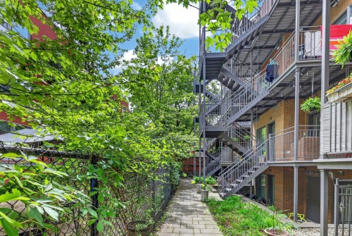 Back of Structure - 202-5321 Rue St-Denis, Montréal (Le Plateau-Mont-Royal), QC - Outdoor